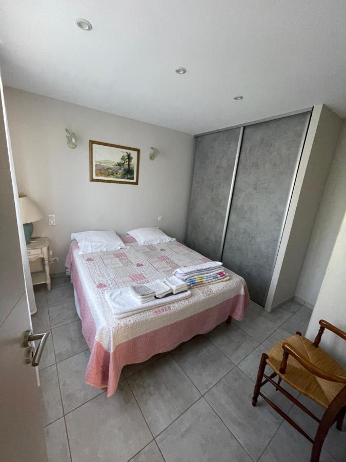 Petite Maison Pres Du Centre LʼIsle-sur-la-Sorgue Екстериор снимка