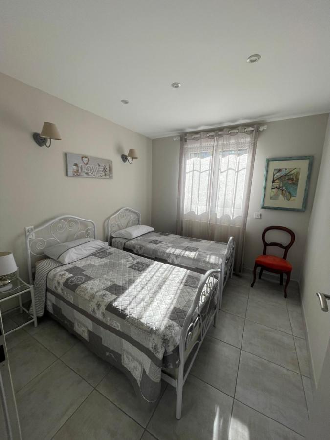 Petite Maison Pres Du Centre LʼIsle-sur-la-Sorgue Екстериор снимка